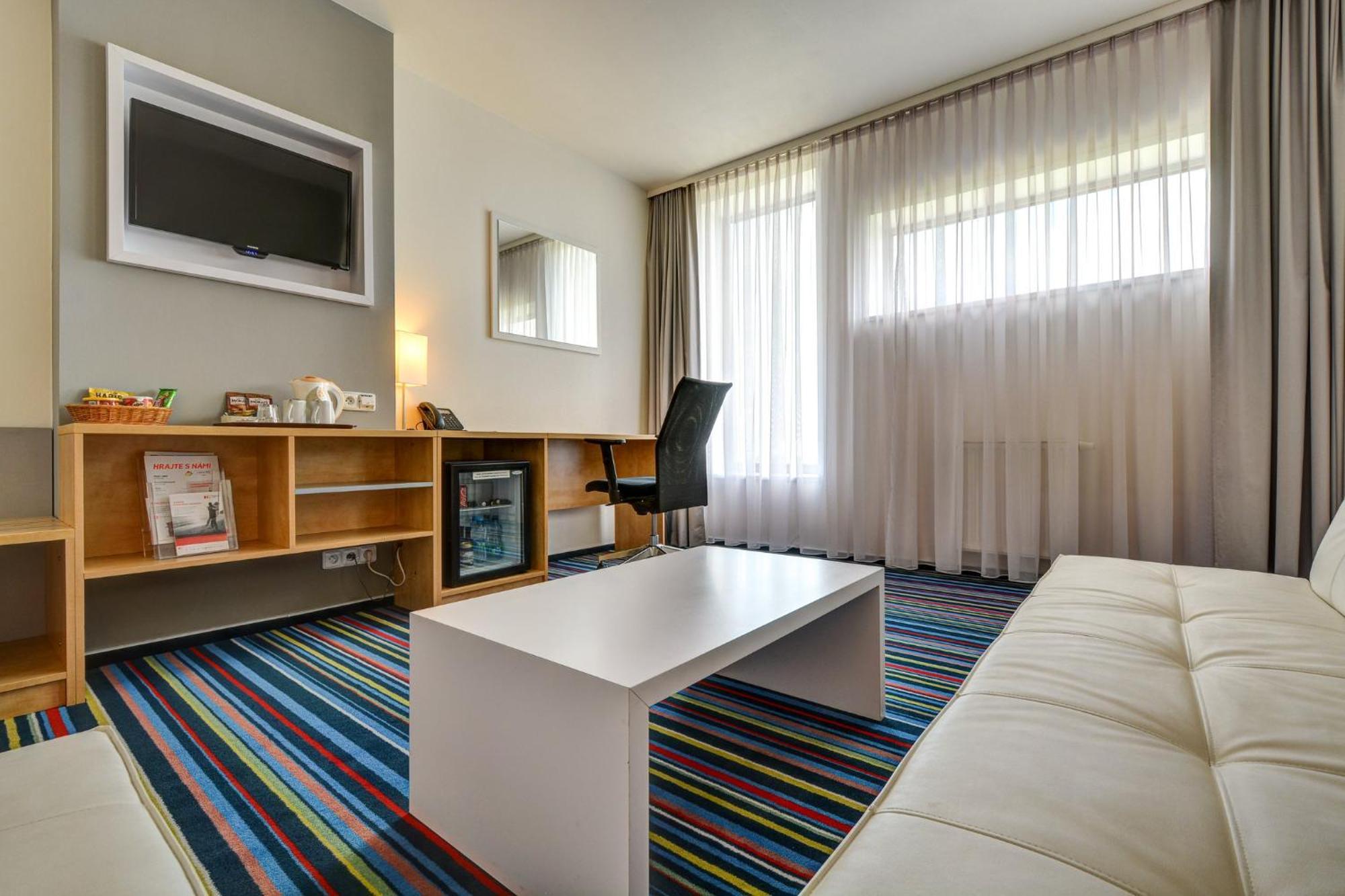 Hotell Airport By Ihg 4*